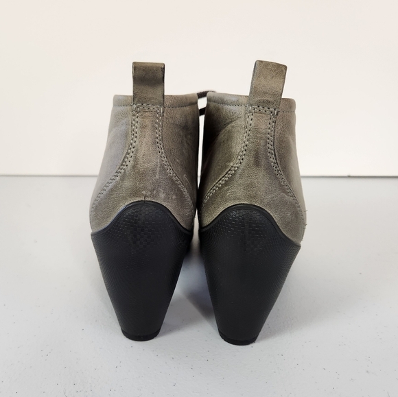Ecco Women’s Ankle Boots Lace Up Gray Leather Block Heels Shoes Size 38 US 7 7.5 - Picture 2 of 9
